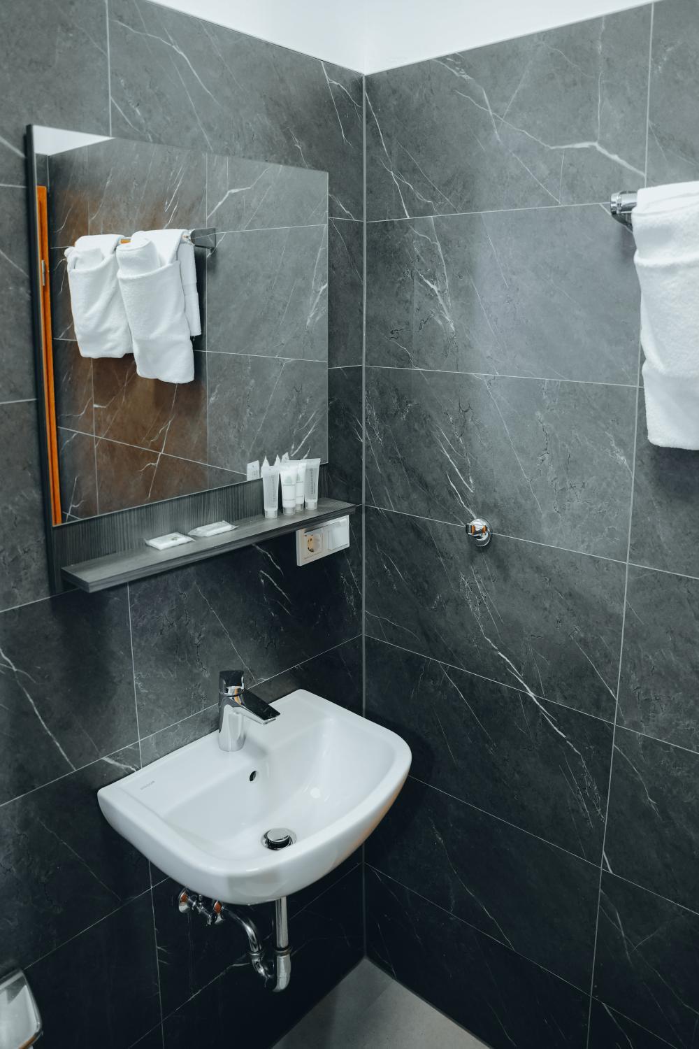 Others 5, Angelis Pension Frankfurt Airport, Groß-Gerau