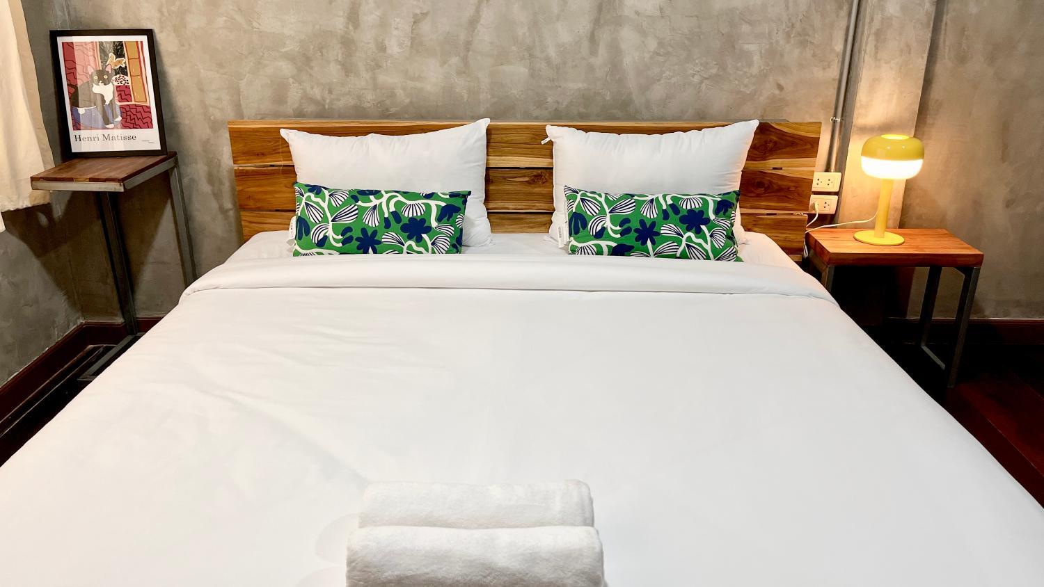 Kith and Kin Hostel, Khlong San