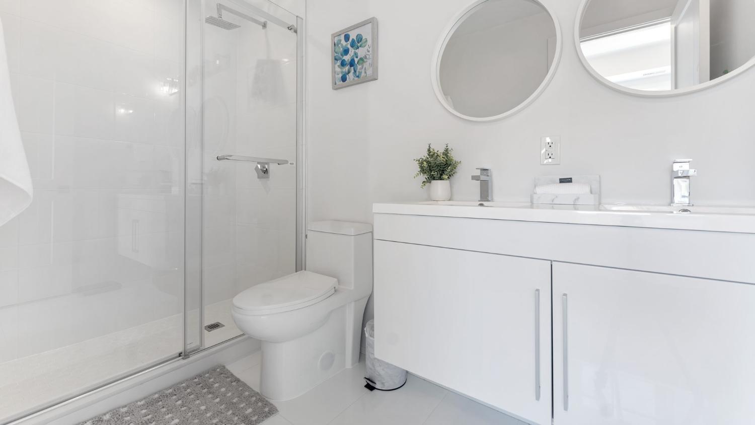 Bathroom 3, Entire Luxury Suite 4mins To Falls, Niagara