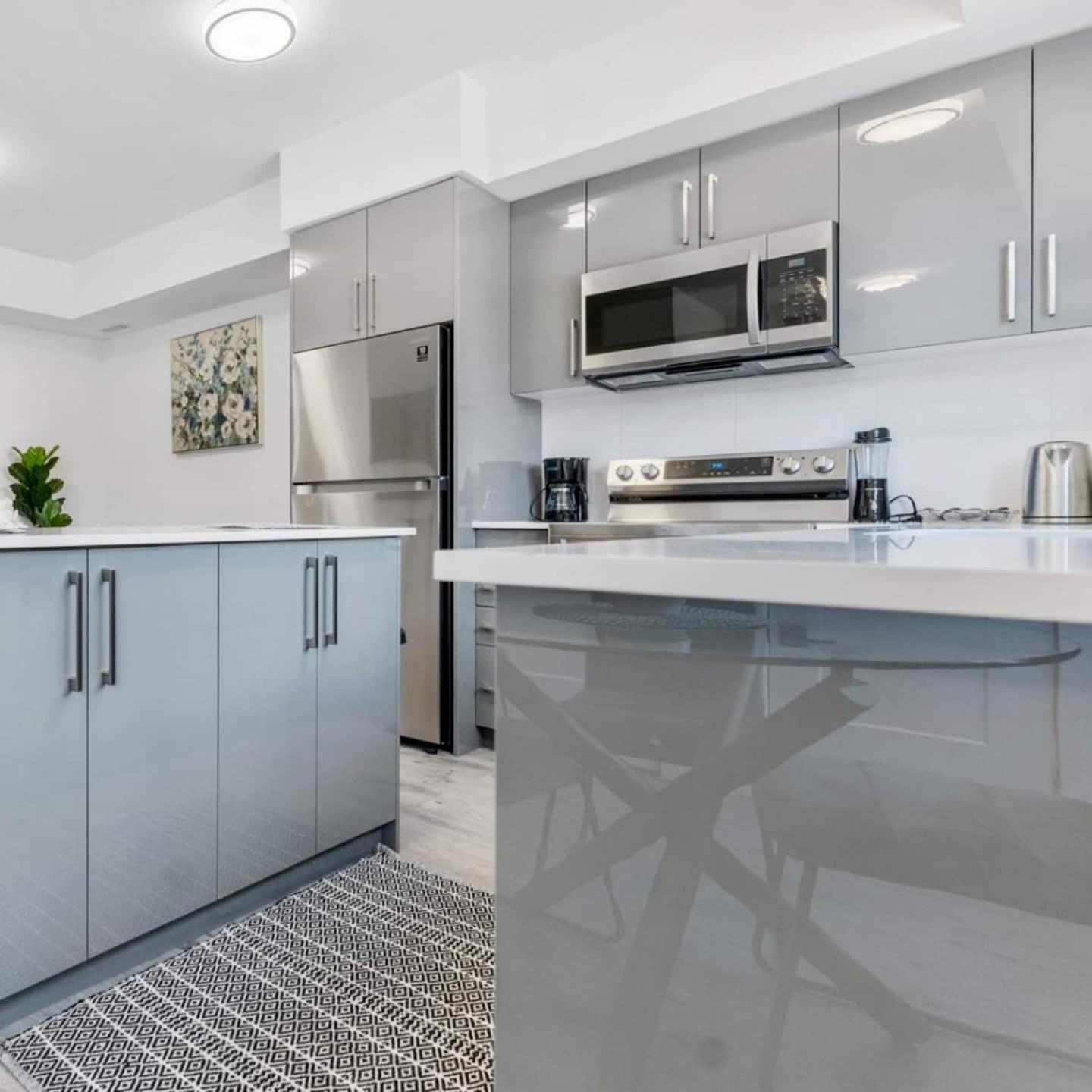 Kitchen 5, Entire Luxury Suite 4mins To Falls, Niagara