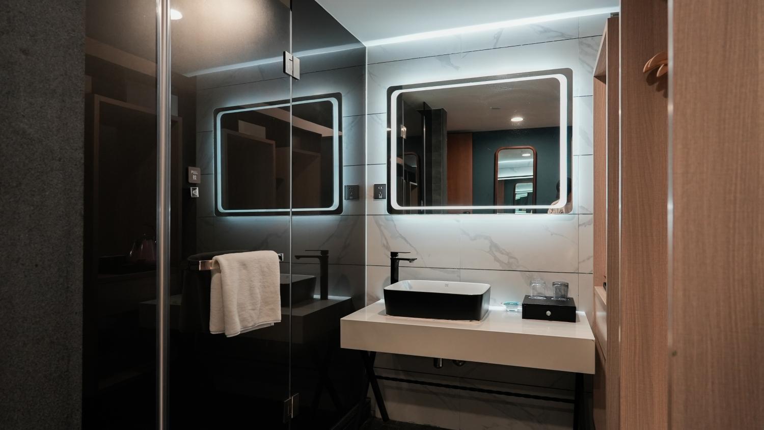 Bathroom 3, Li Yi Hotel, Shantou