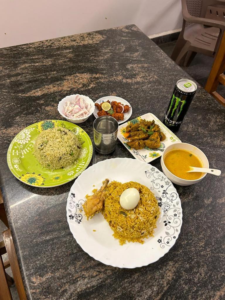 Food & Drinks