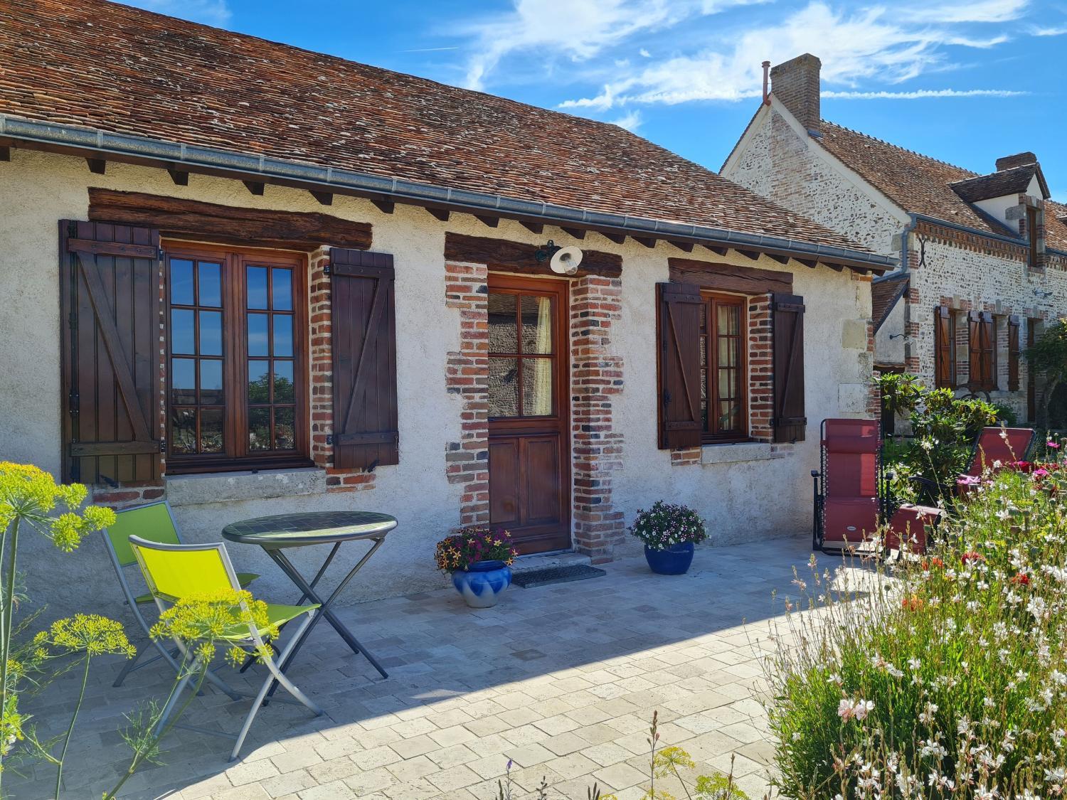 4, Charmante suite Voliere au RDC, parking prive - FR-1-590-470, Loiret