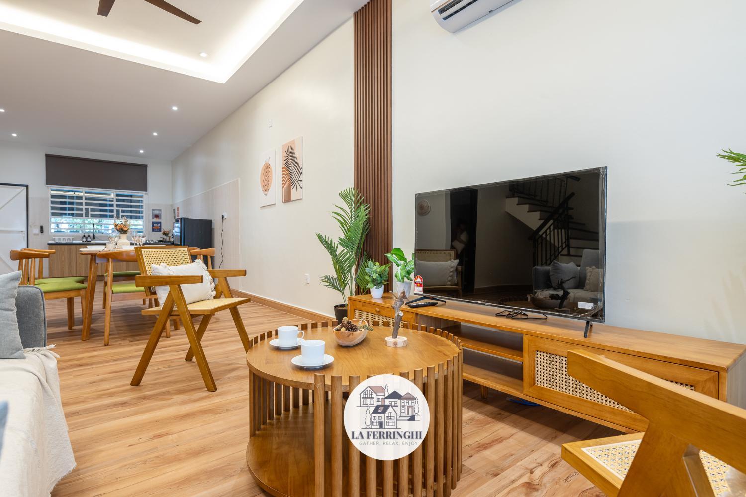 Shared lounge/TV area 3, La Ferringhi Villa, Penang Island