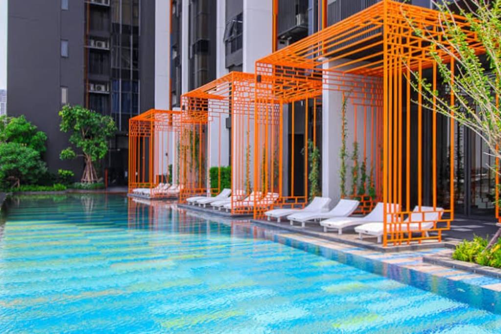 5, Luxury 29 floor Pool Sky View King Bed Coworking Bts, Phra Khanong