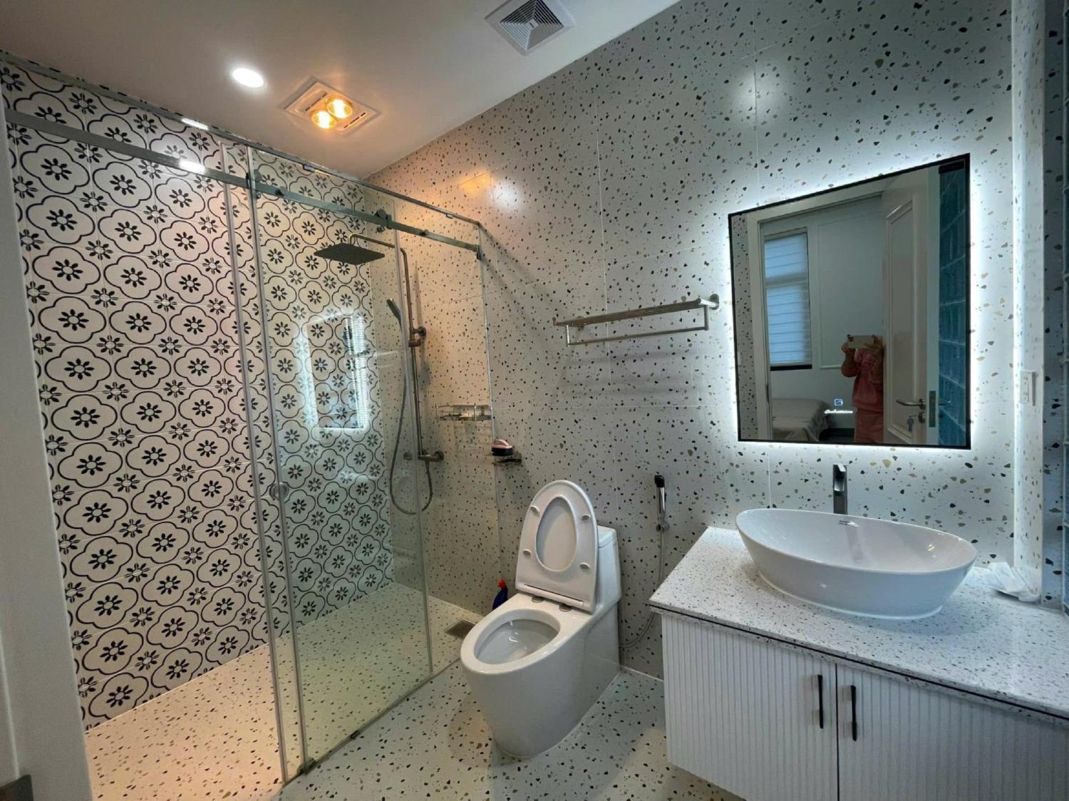 Bathroom 1, SH17 Villa, Lê Chân