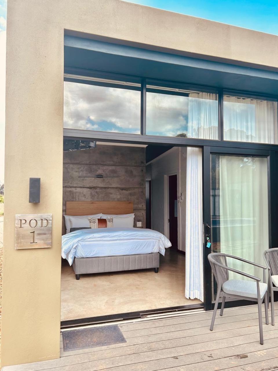 4, Cellar Pods Red, Cape Winelands