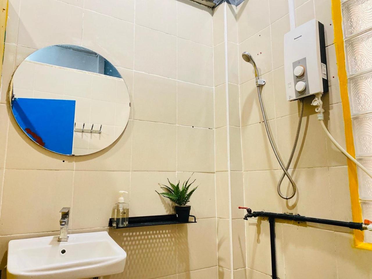 5, Social Backpacker Hostel & Rooftop Bar, Svay Pao