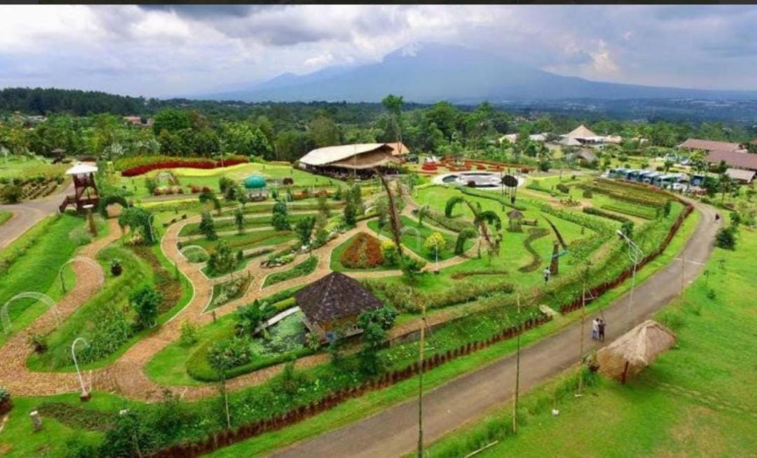 Attractions, Green House Bogor, Bogor