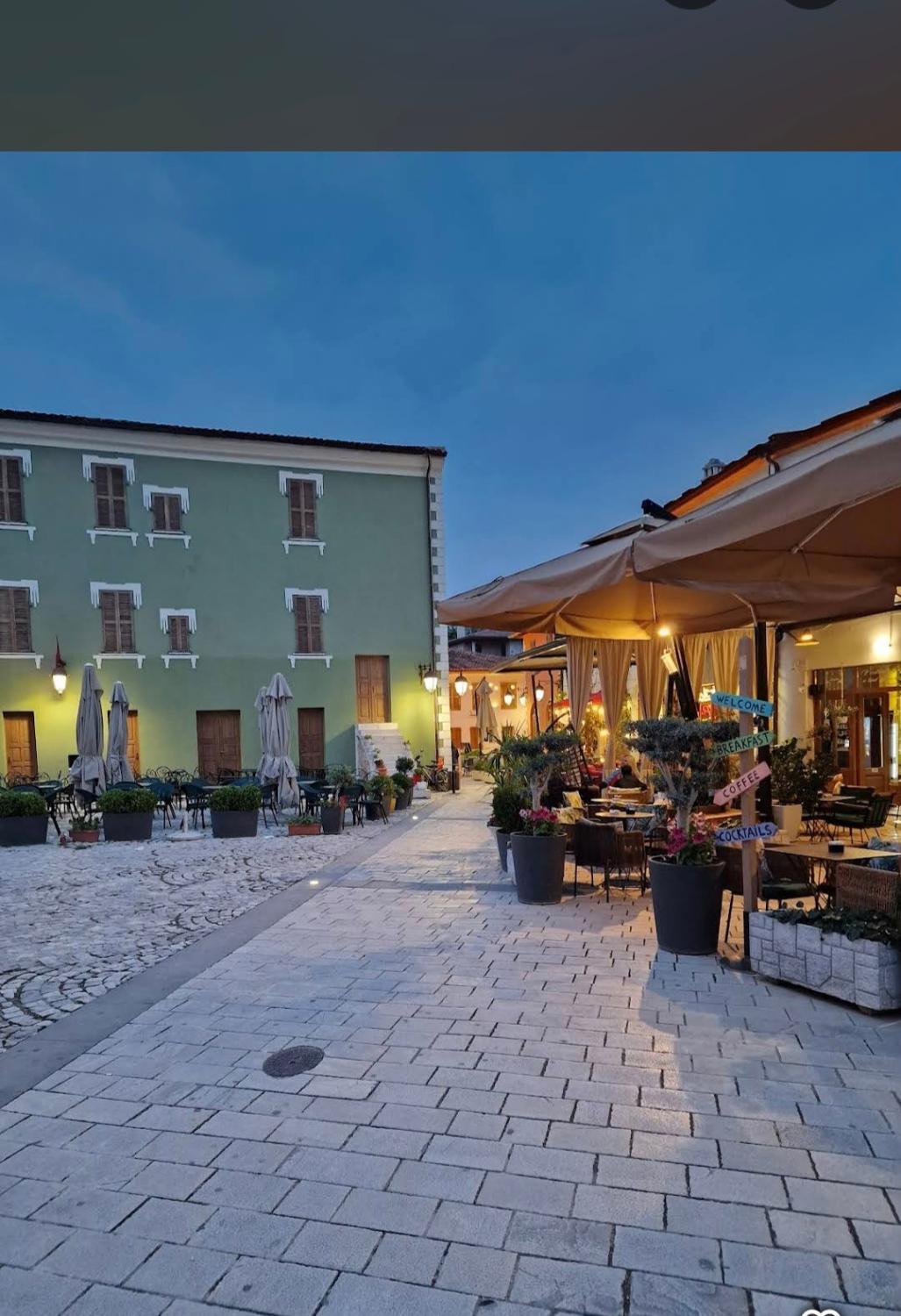 Food & Drinks, Denny's house, Vlorës