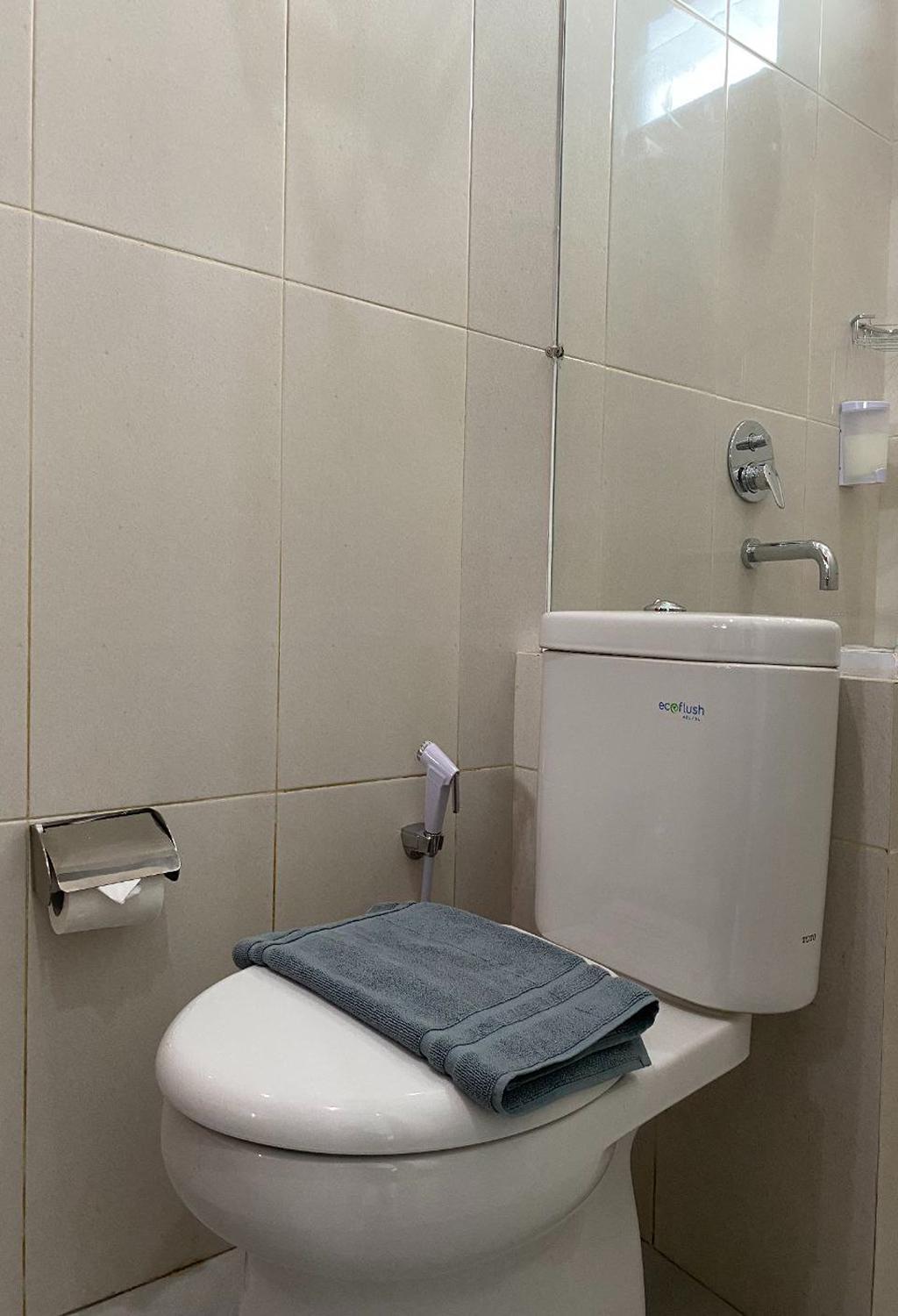 Bathroom, Binumar Guest House, Pekalongan