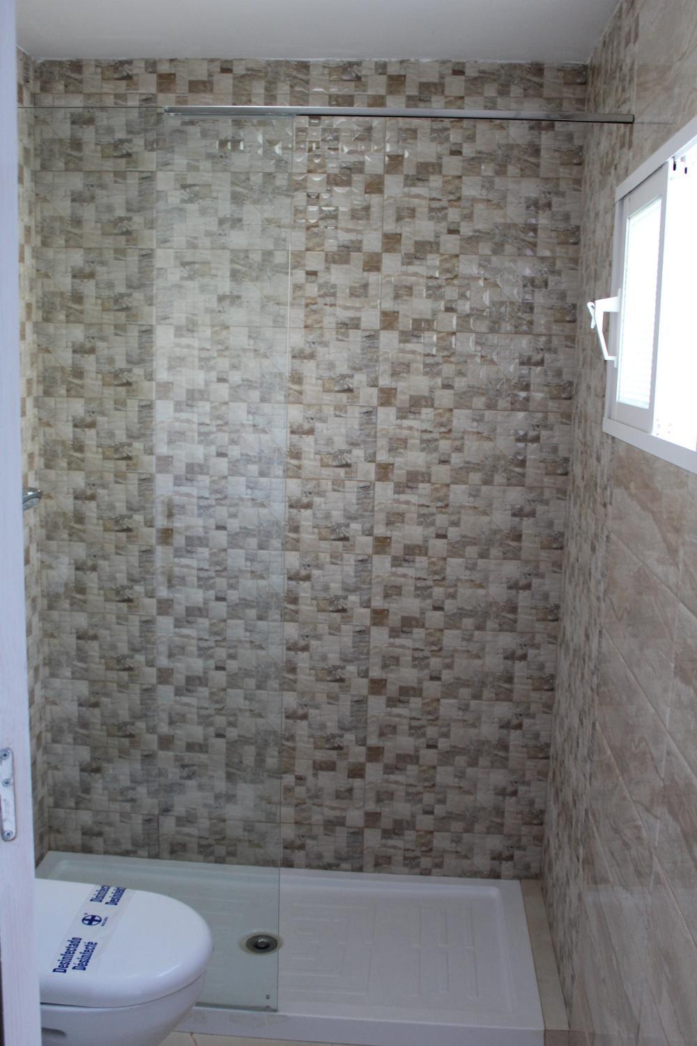 Bathroom 3, Hostal Imperial, Badajoz
