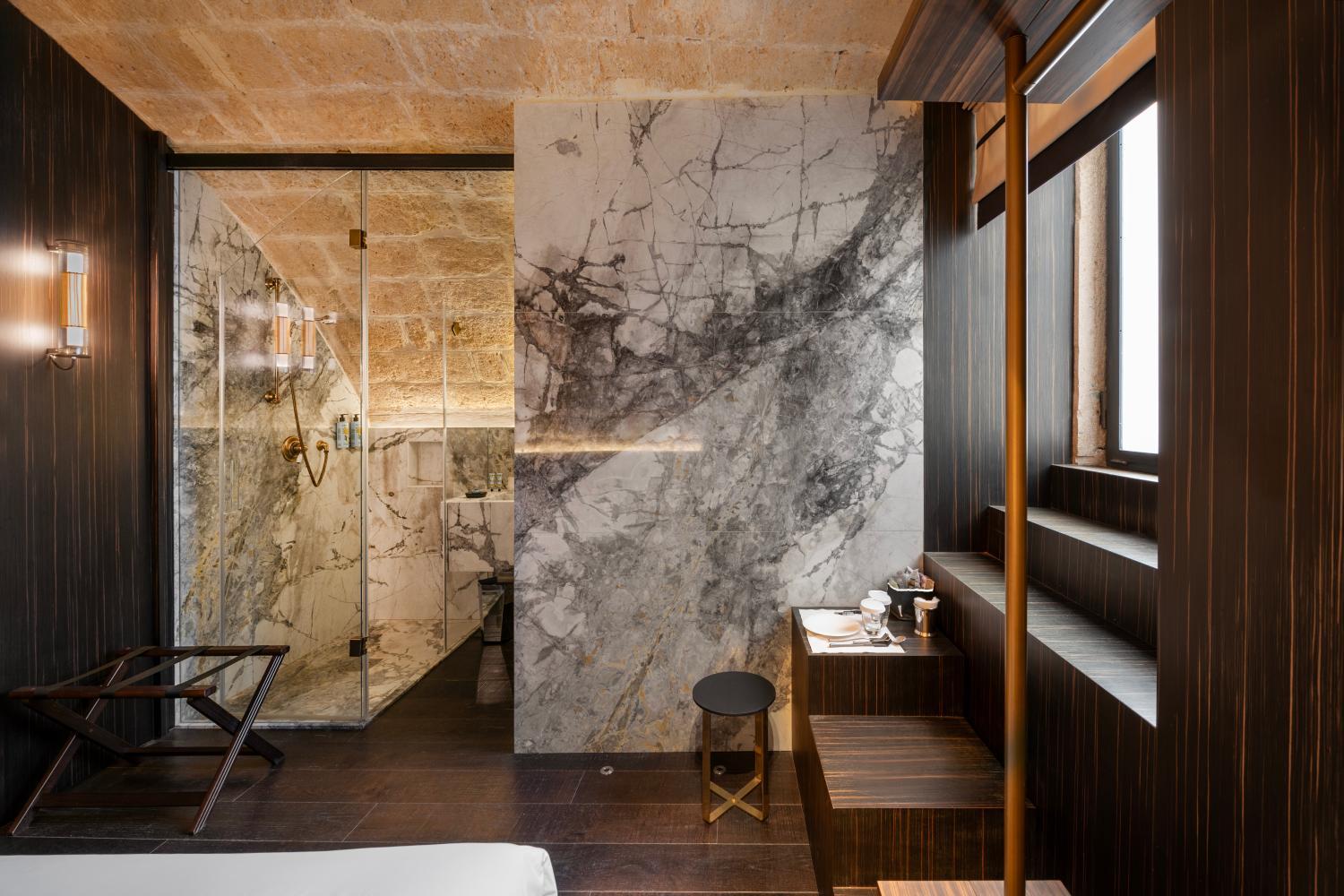 Bathroom 4, Maqqua, Barletta-Andria-Trani