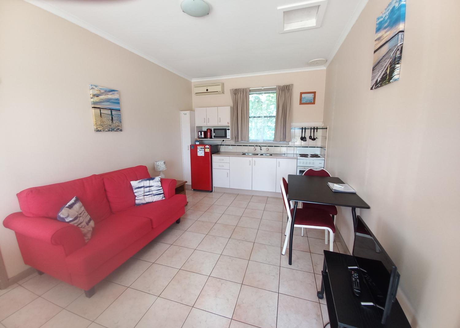 Others 4, Lakes Entrance Holiday Units, E. Gippsland - Bairnsdale