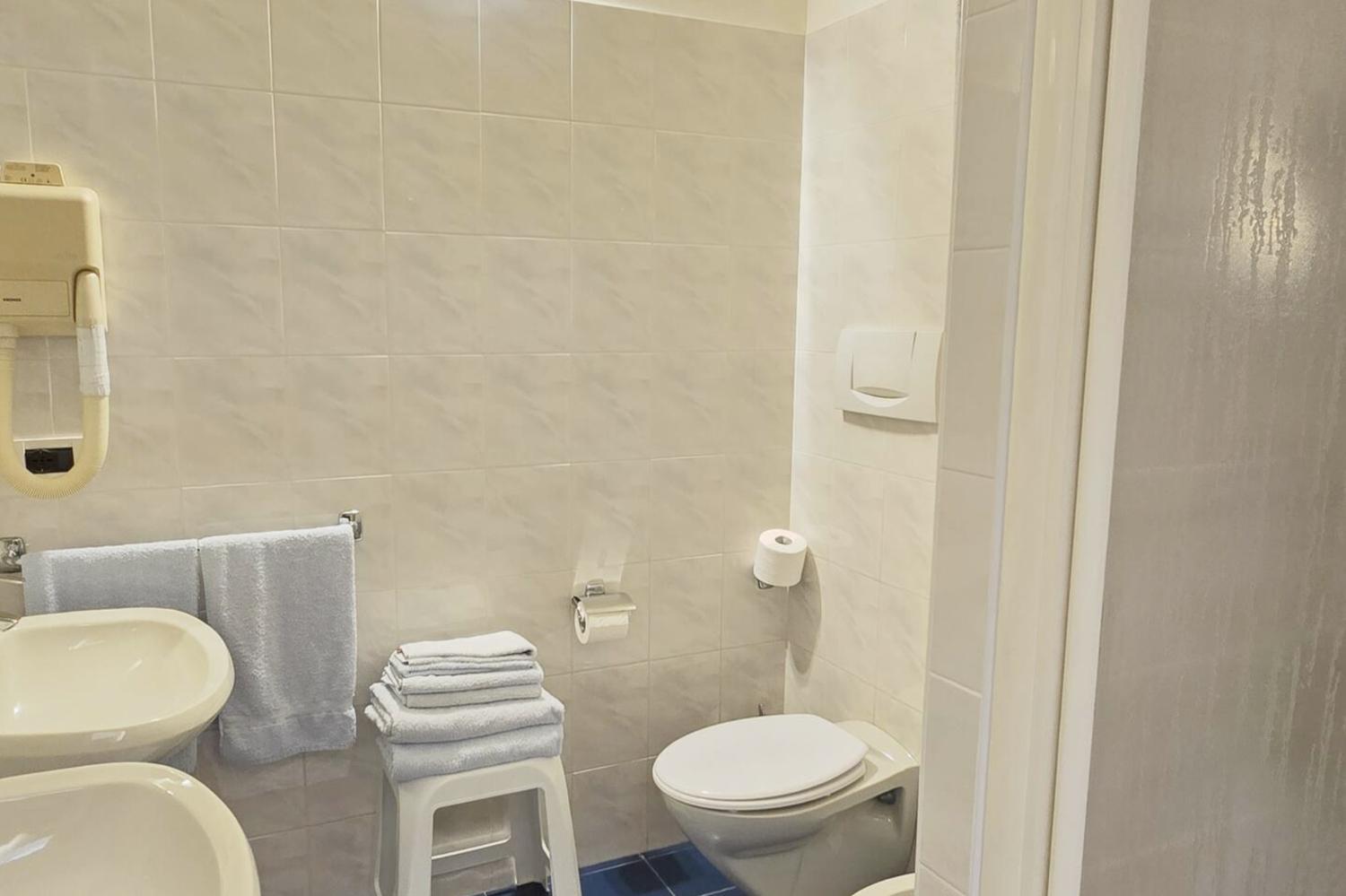 Others 5, Hotel Posta, Imperia