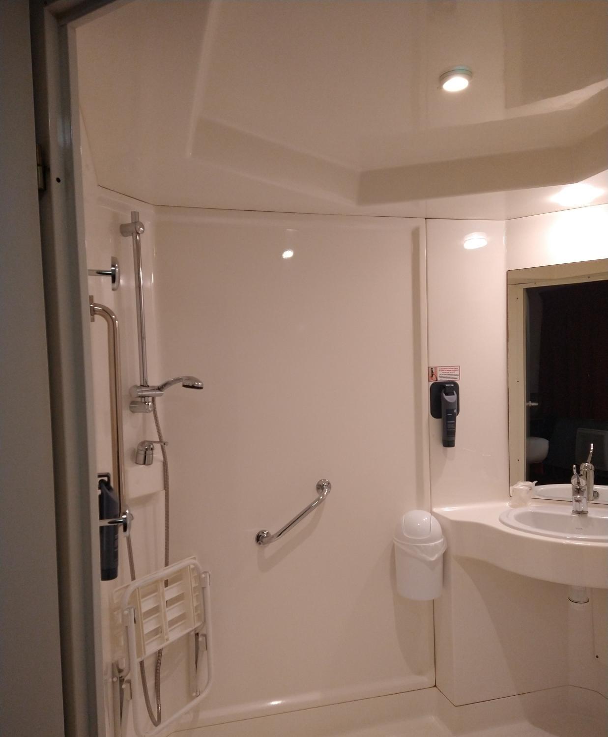 Shower, Quick Palace Le Mans, Sarthe