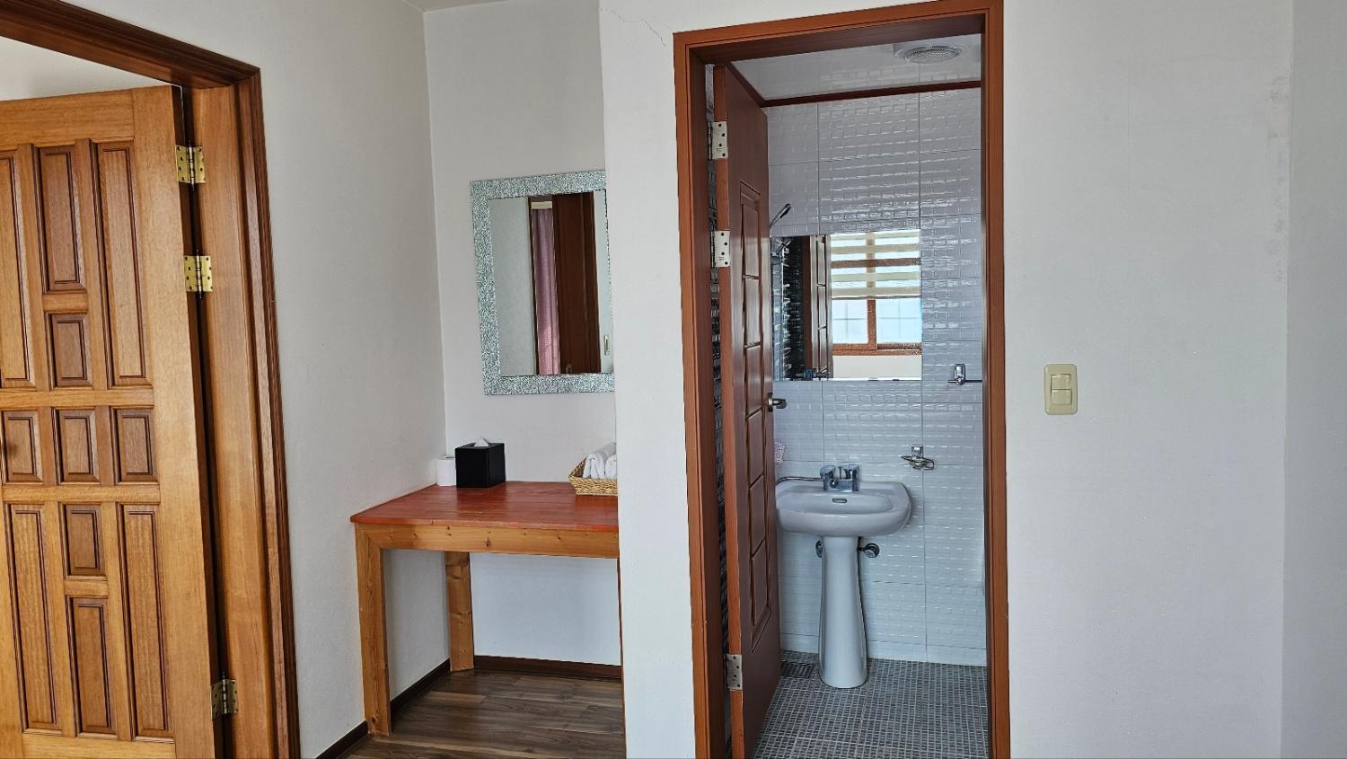 Bathroom 1, Harry and Sodam Pension, Jeju