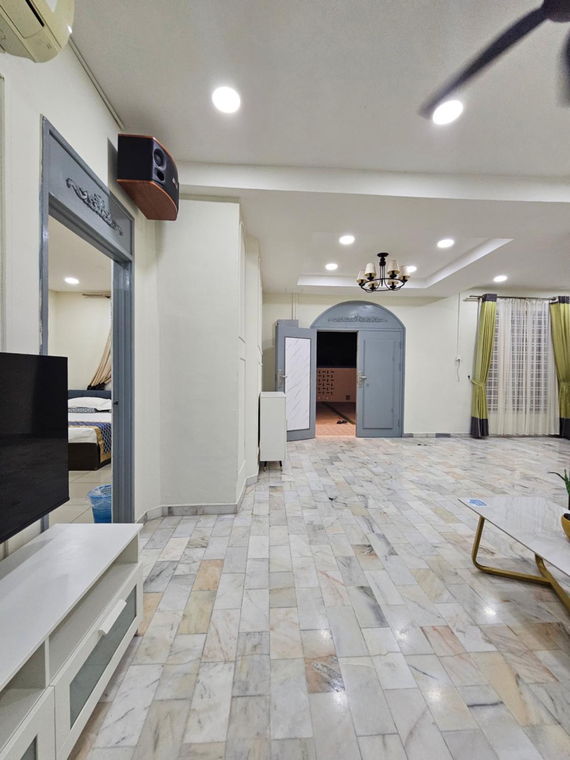 Others, WARNI 45 Whole Or Room, Muar