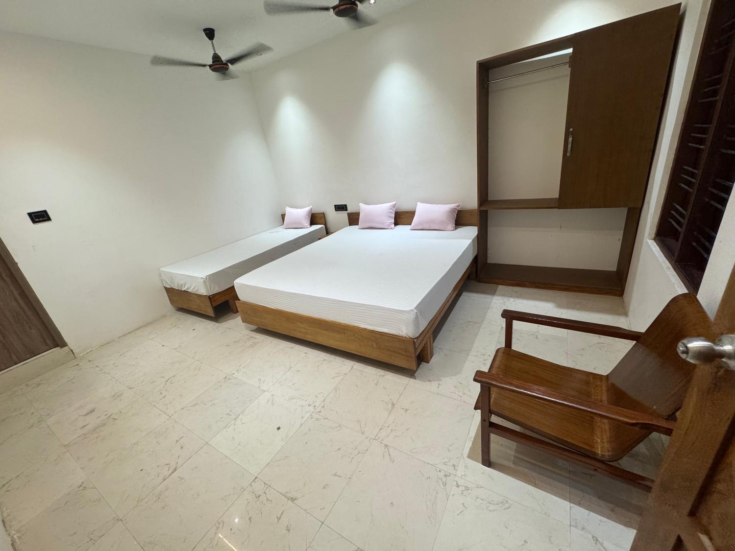 Others 5, Saj Rest' inn, Kannur