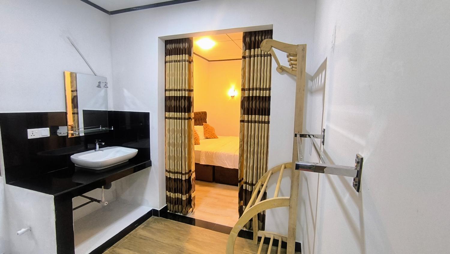 Bathroom 4, Sri Bhavan Ella, Ella