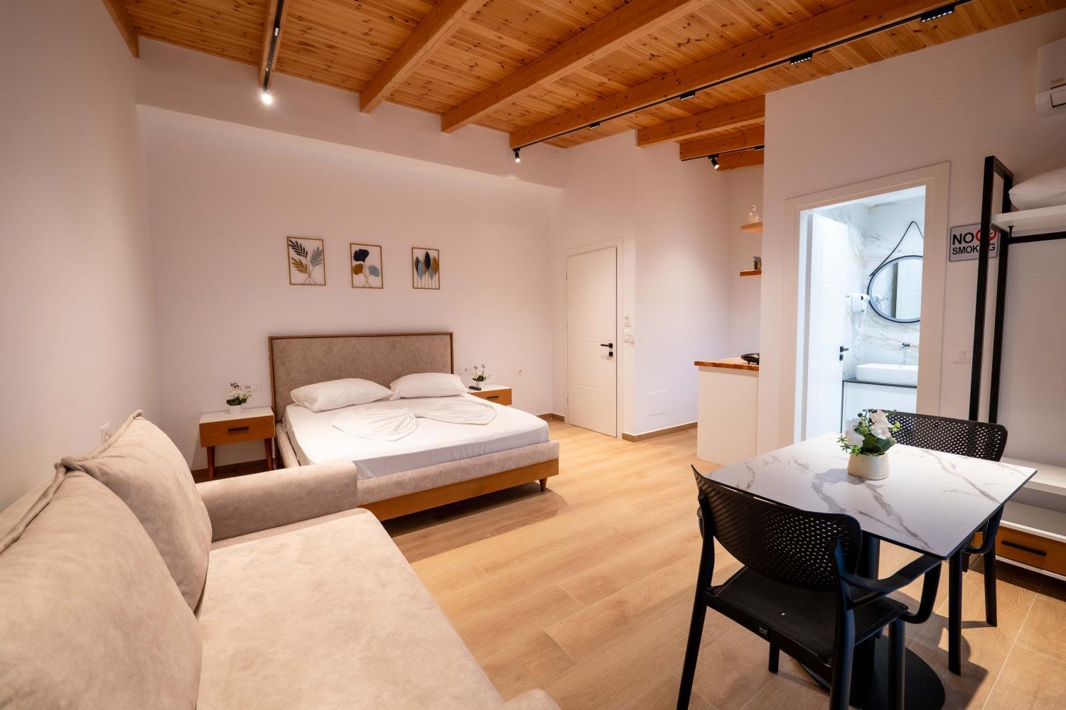 Facilities 4, Afriol Rooms, Sarandës