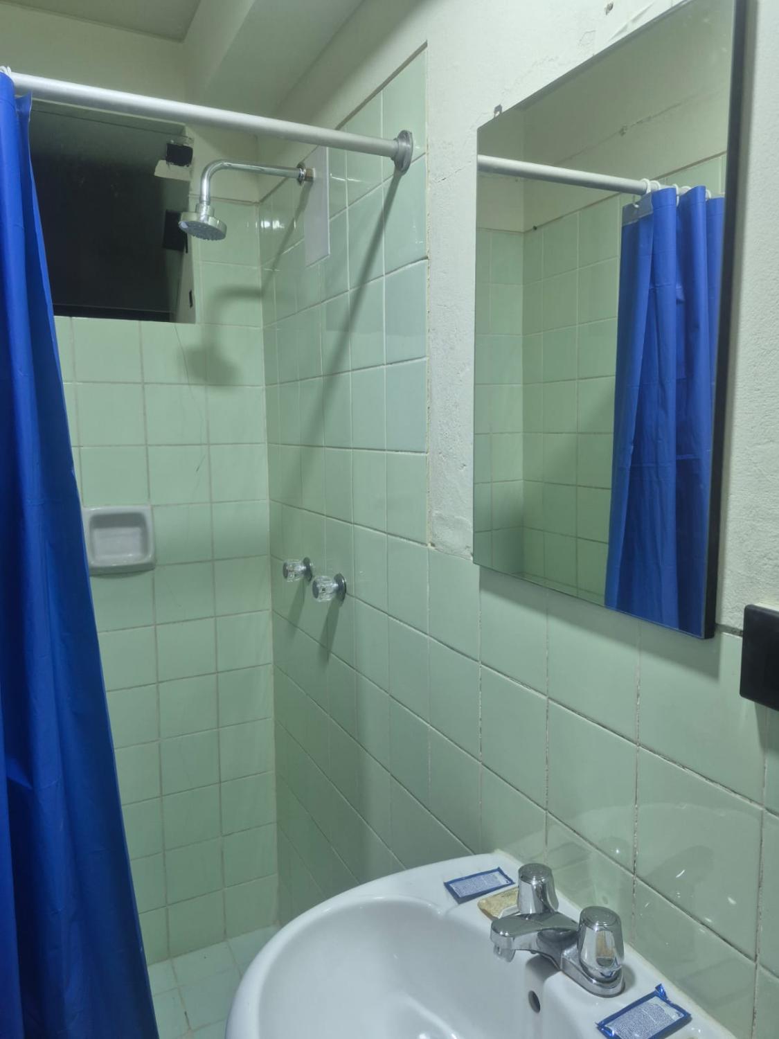 4, Hotel Naciones Unidas, Lima