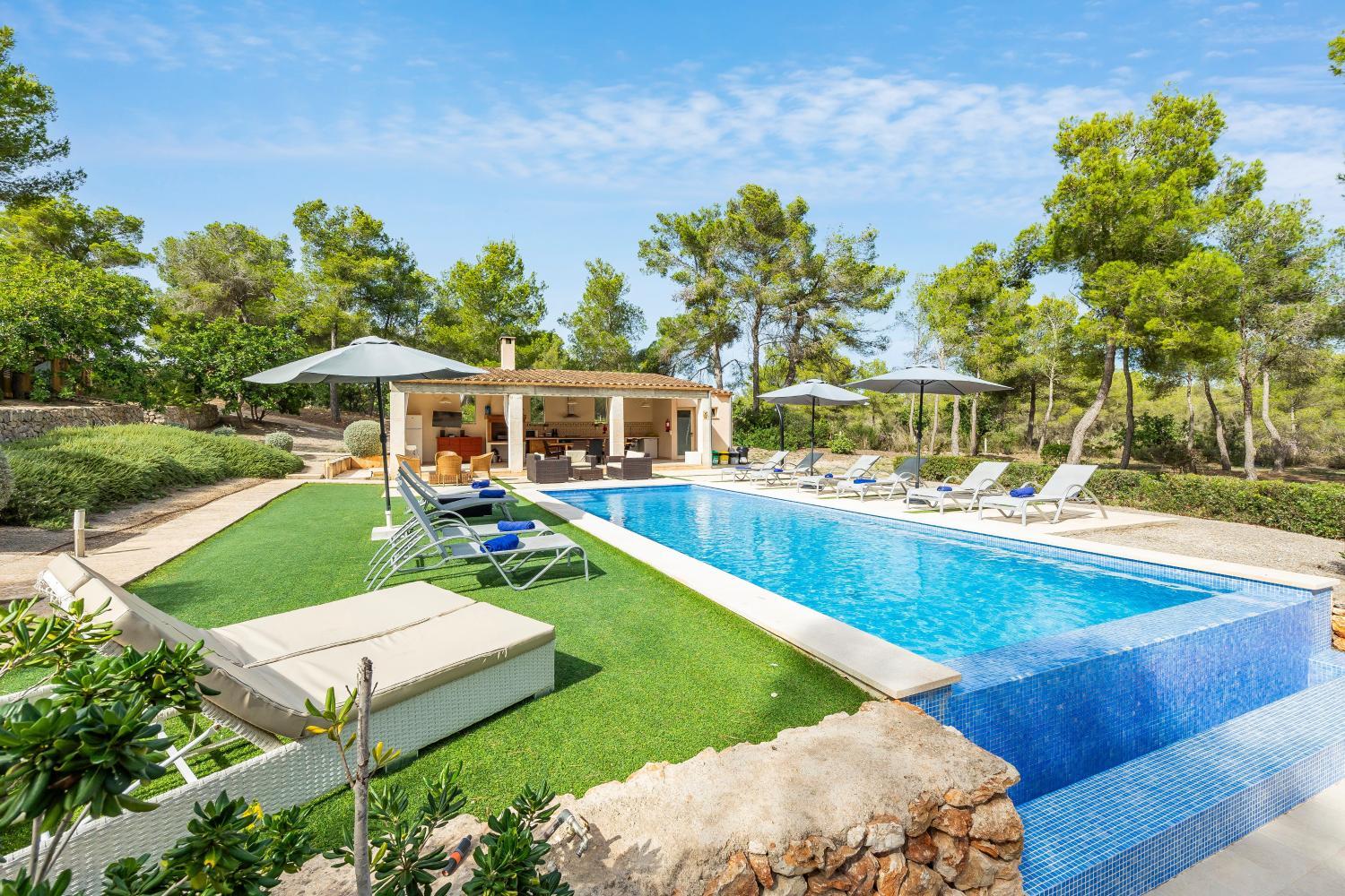 Others 5, Villa Pins, Baleares