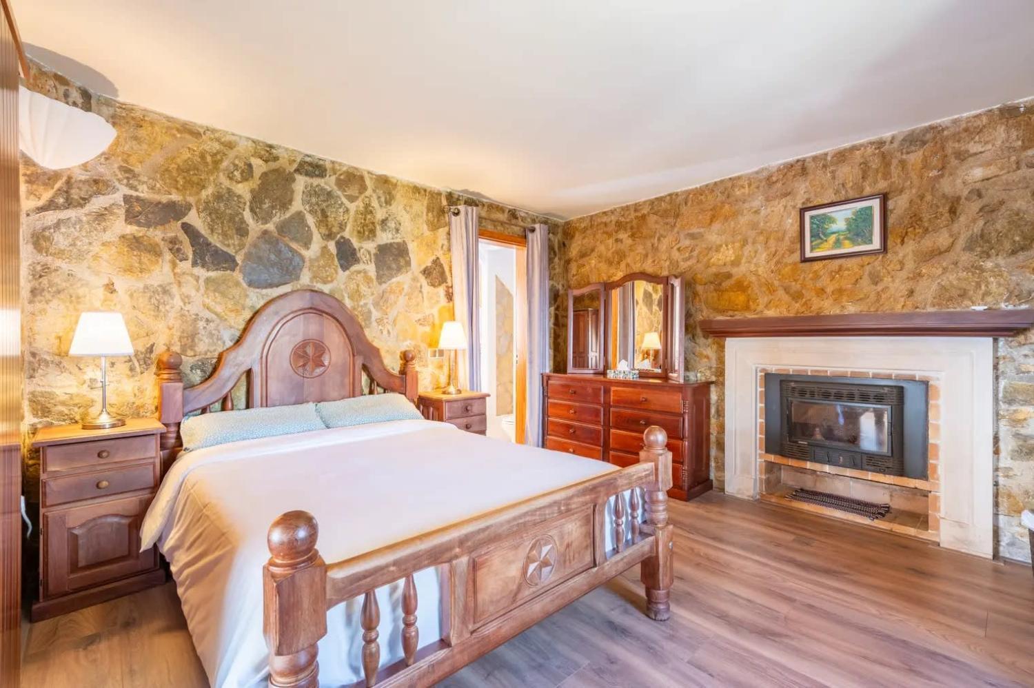5, Villa Oscols d'Alt, Baleares