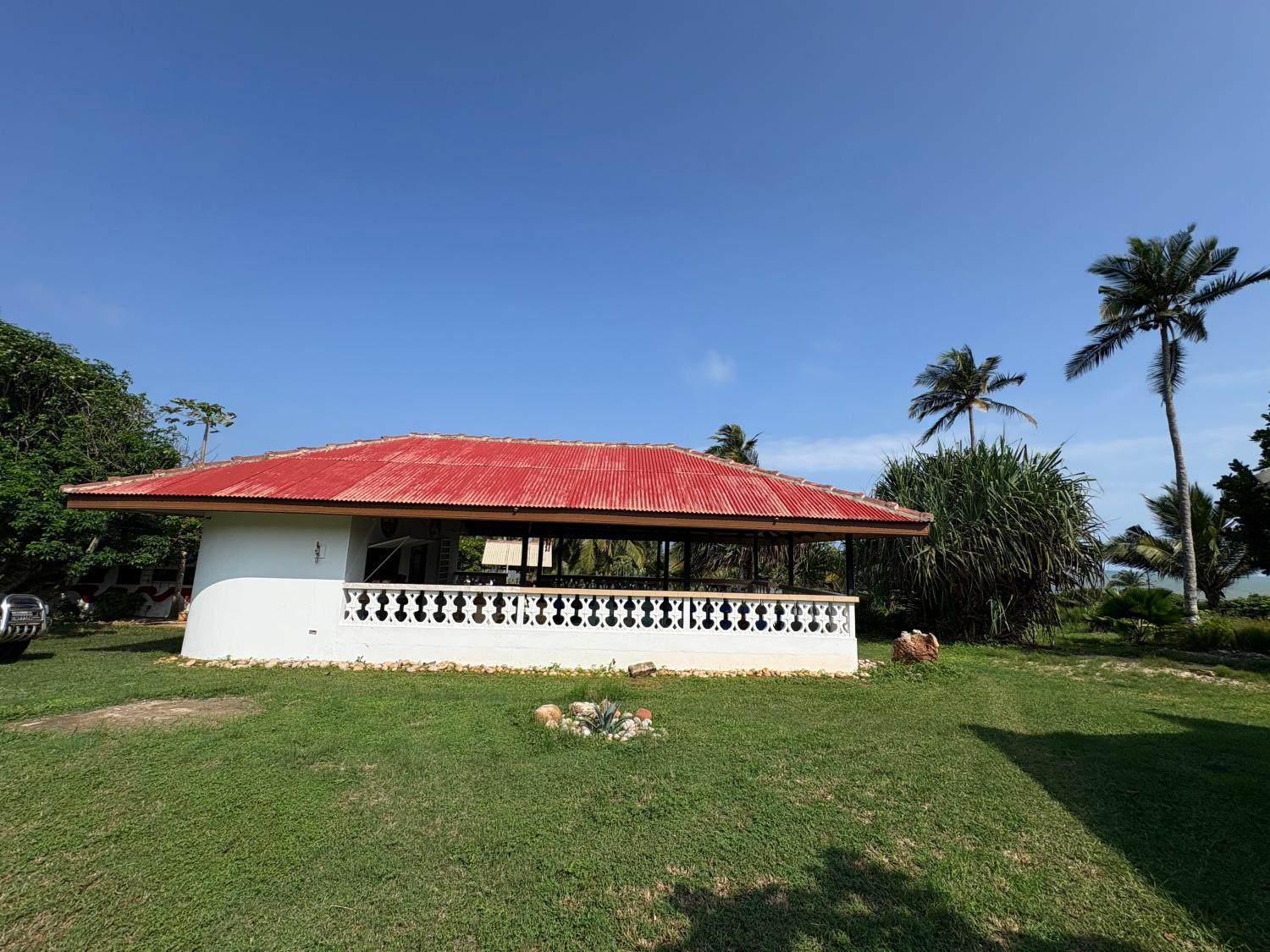 4, Sunflower Beach Resort, Awutu Efutu Senya