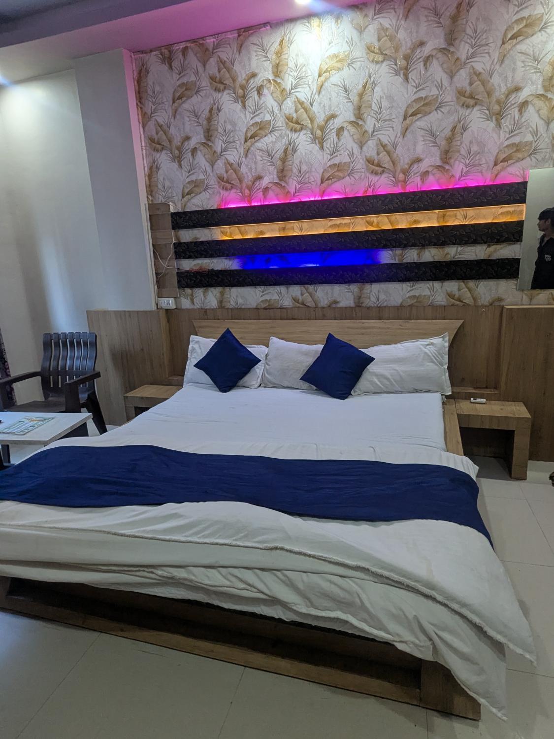 4, Hotel Mj, Ujjain