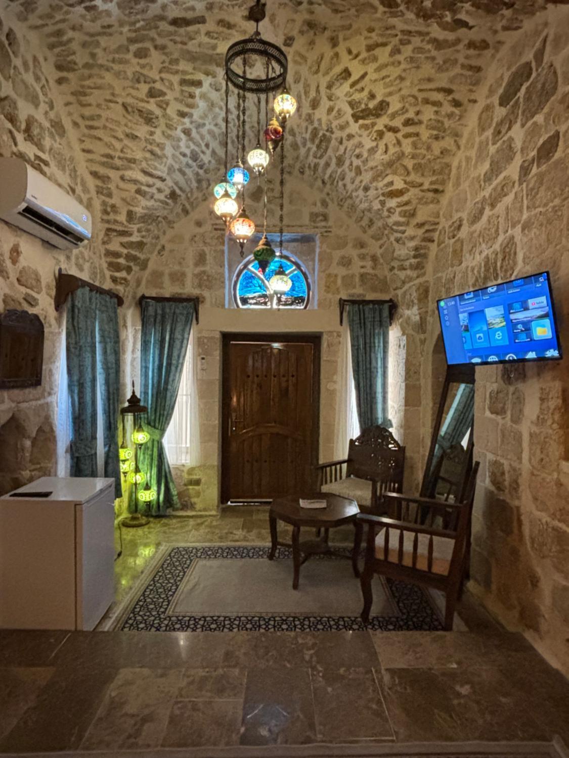 Others 5, Kasri Reyyan, Kızıltepe