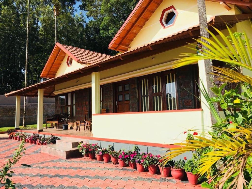 2, hallibailu homestay, Kodagu