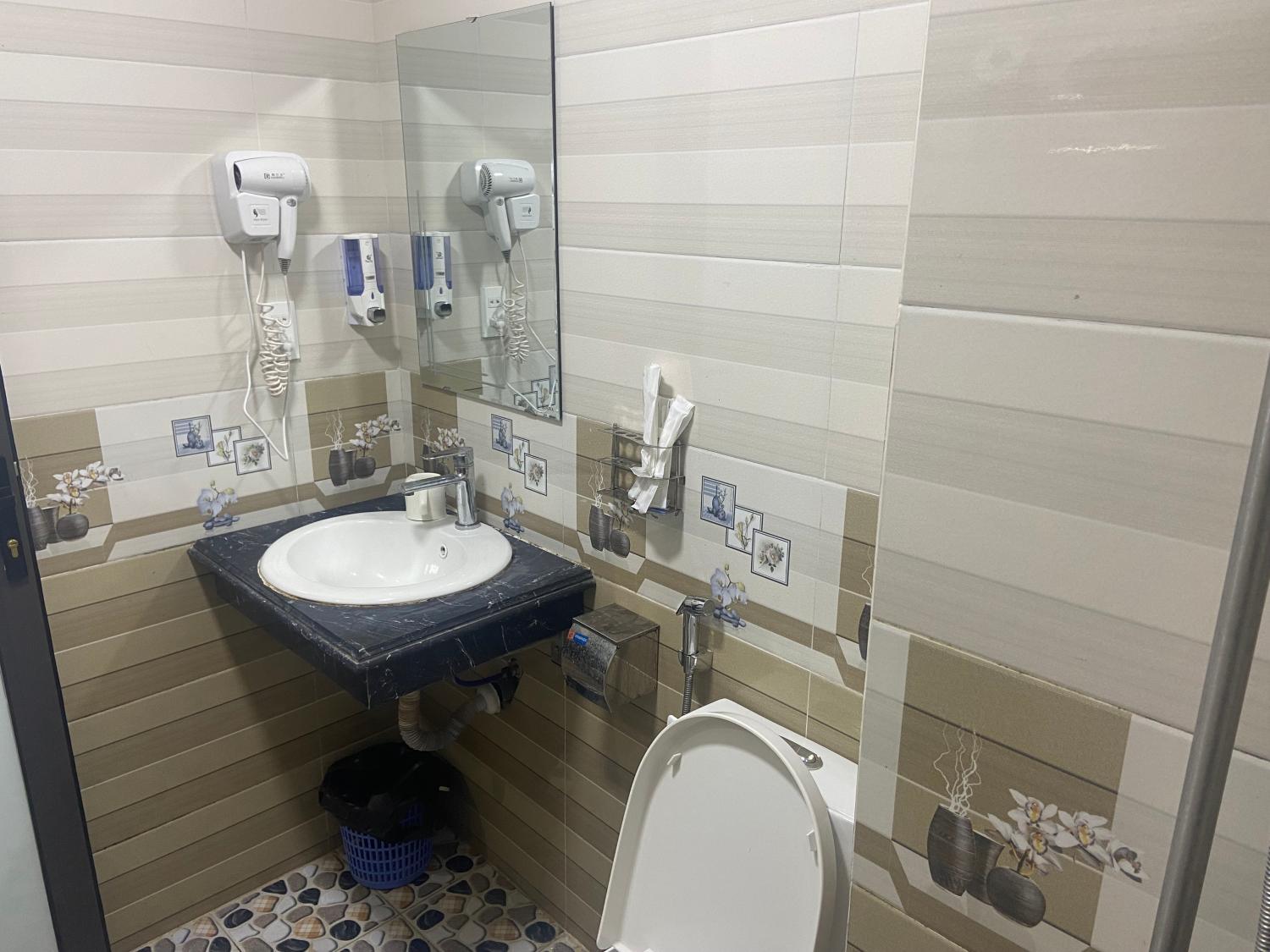 4, Anh Nhu Hotel, Cát Hải