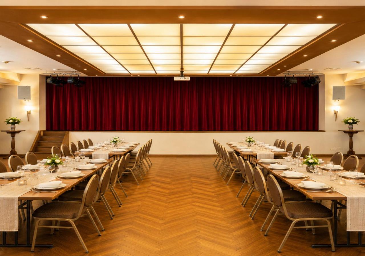 Banquet hall, Landgasthof Alte Post, Aurich