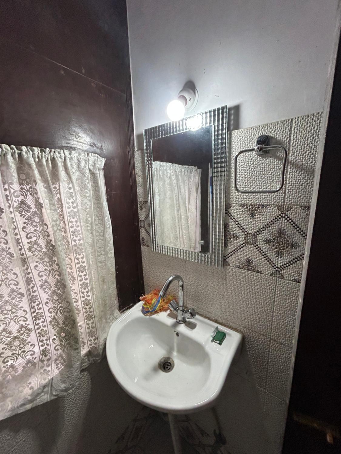 Bathroom 2, VELOURA Hills HOMESTAY, Darjiling