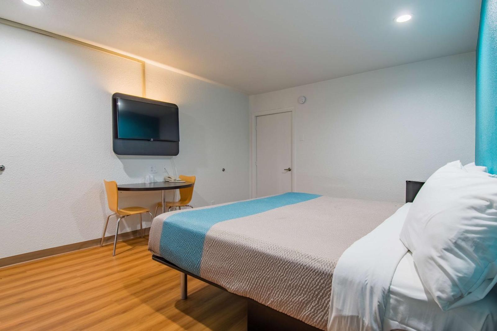 Room image 6