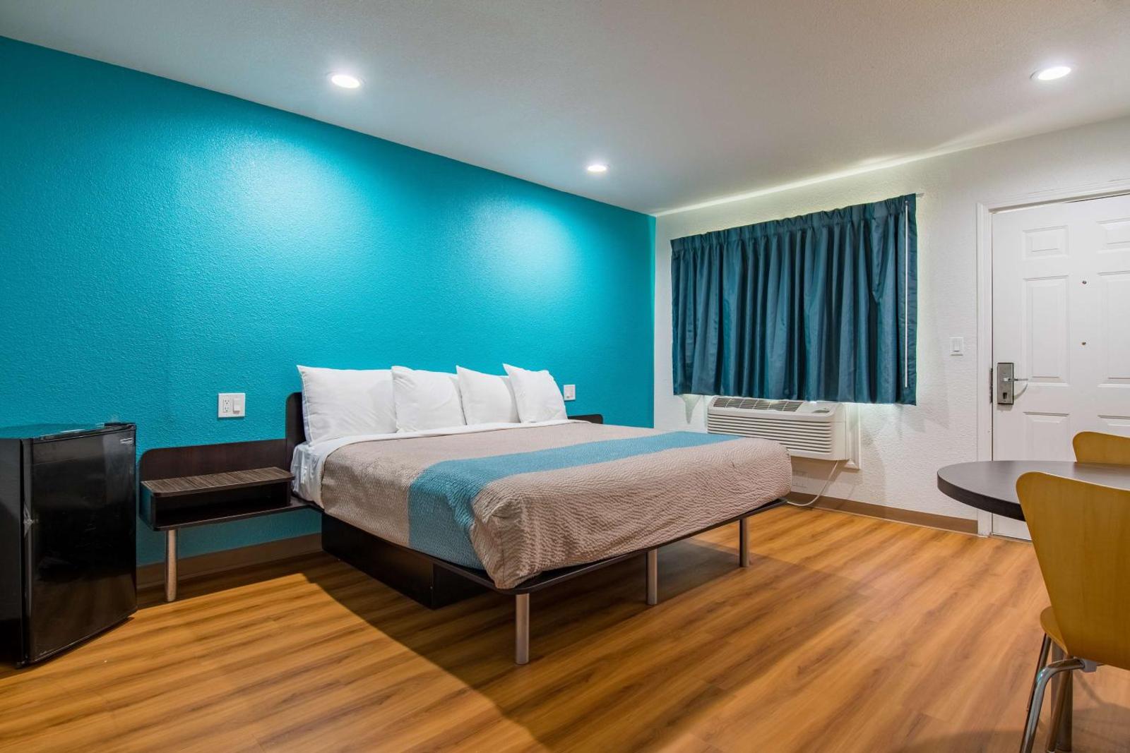 Room image 5