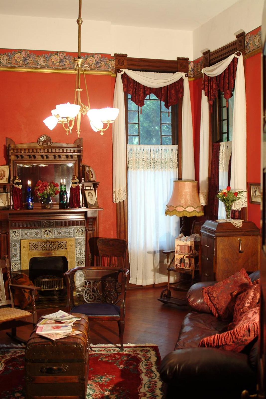 1884 Wildwood Bed and Breakfast Inn Main image 2