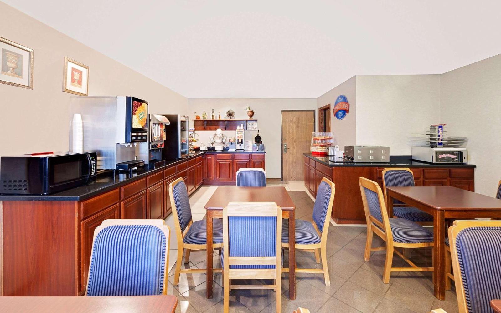 Baymont by Wyndham Battle Creek Downtown Main image 1