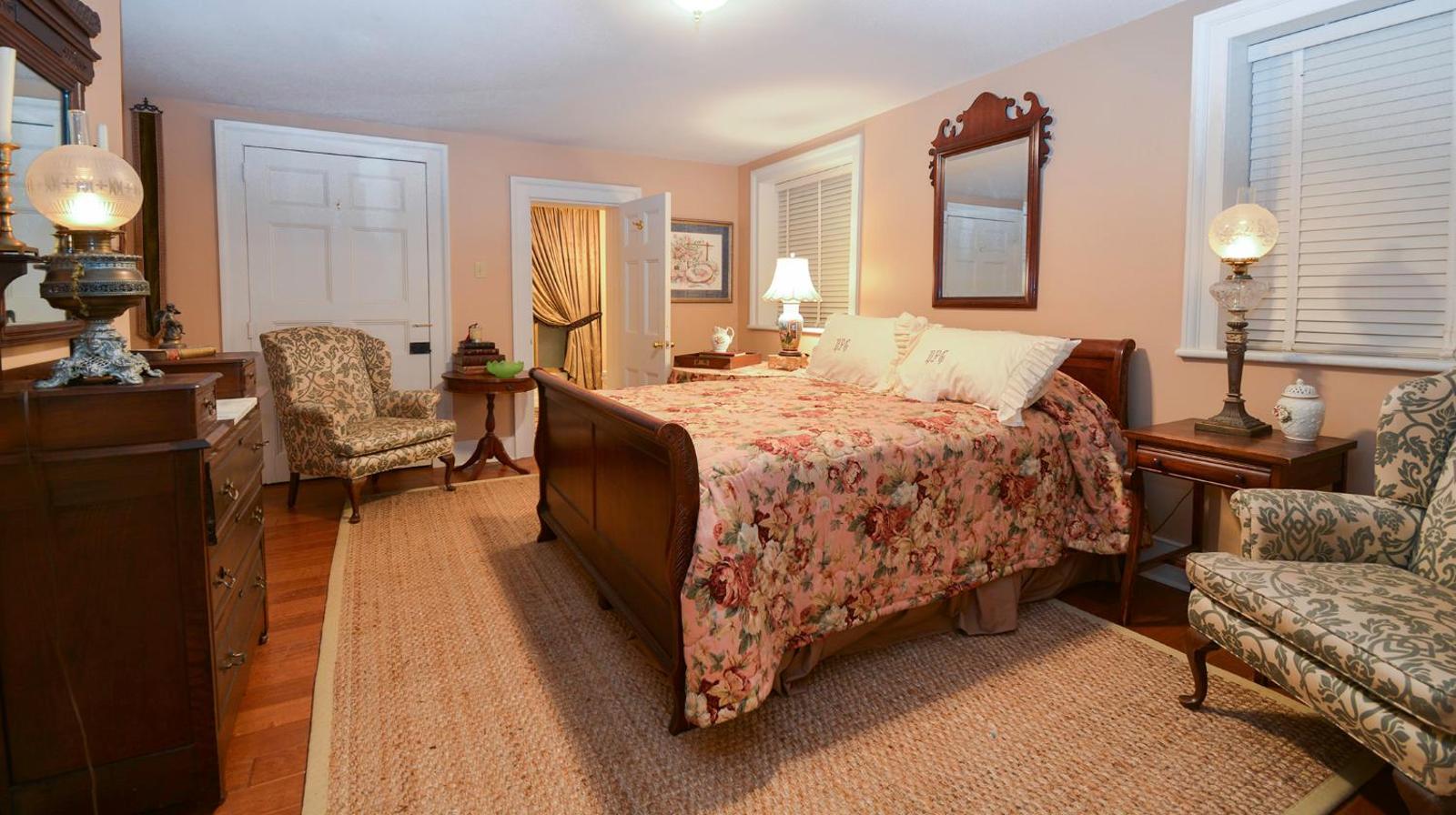 Popular attractions Area Nearby Property