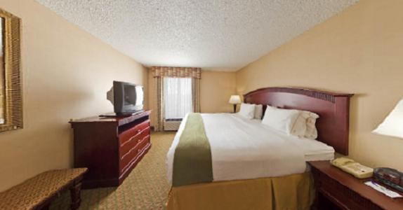 Holiday Inn Express Hotel & Suites San Antonio - Rivercenter Area