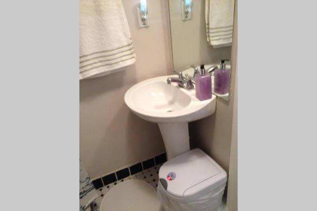 Popular attractions Area Nearby Property