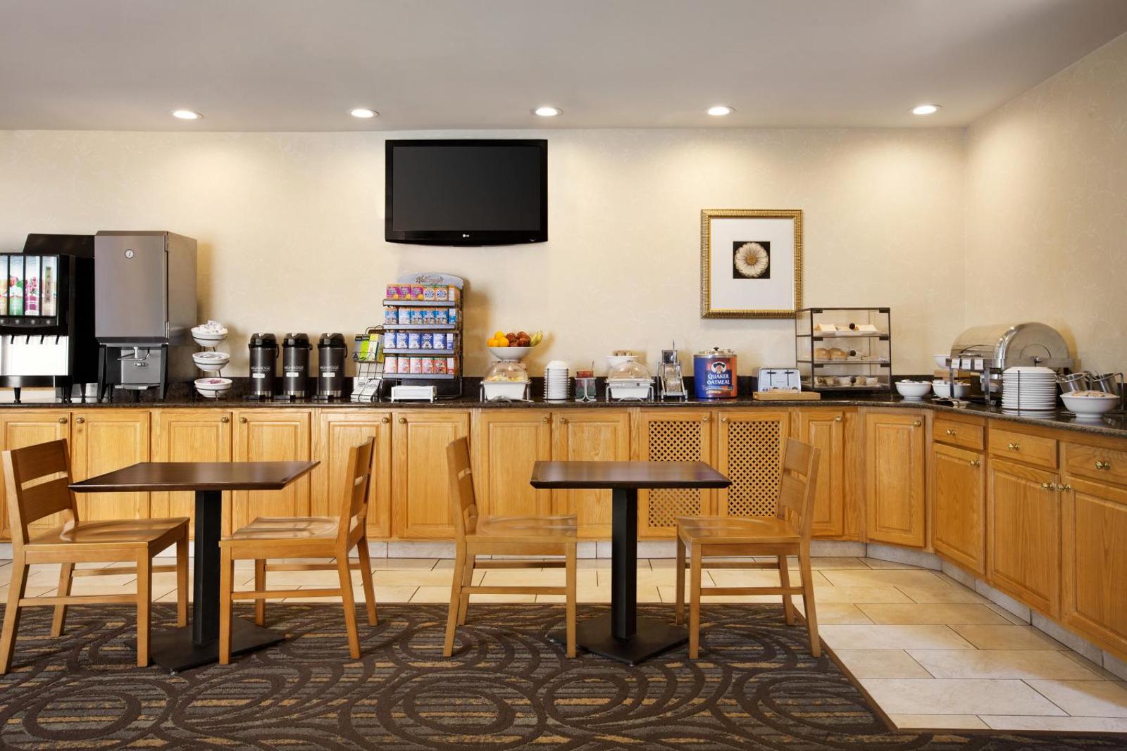 Country Inn & Suites by Radisson Lexington VA Main image 1
