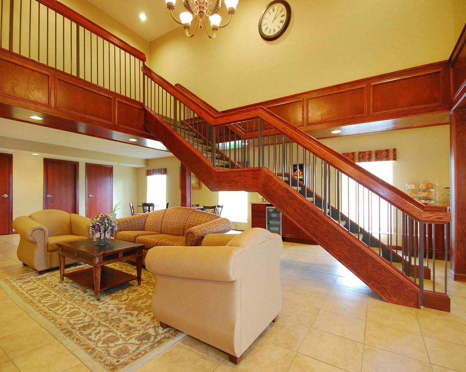 Econo Lodge Inn & Suites Kearney Main image 1