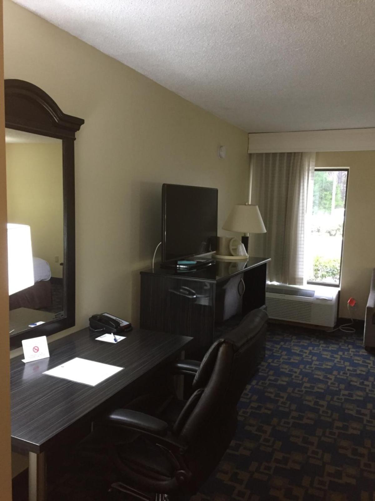 Popular attractions Area Nearby Property