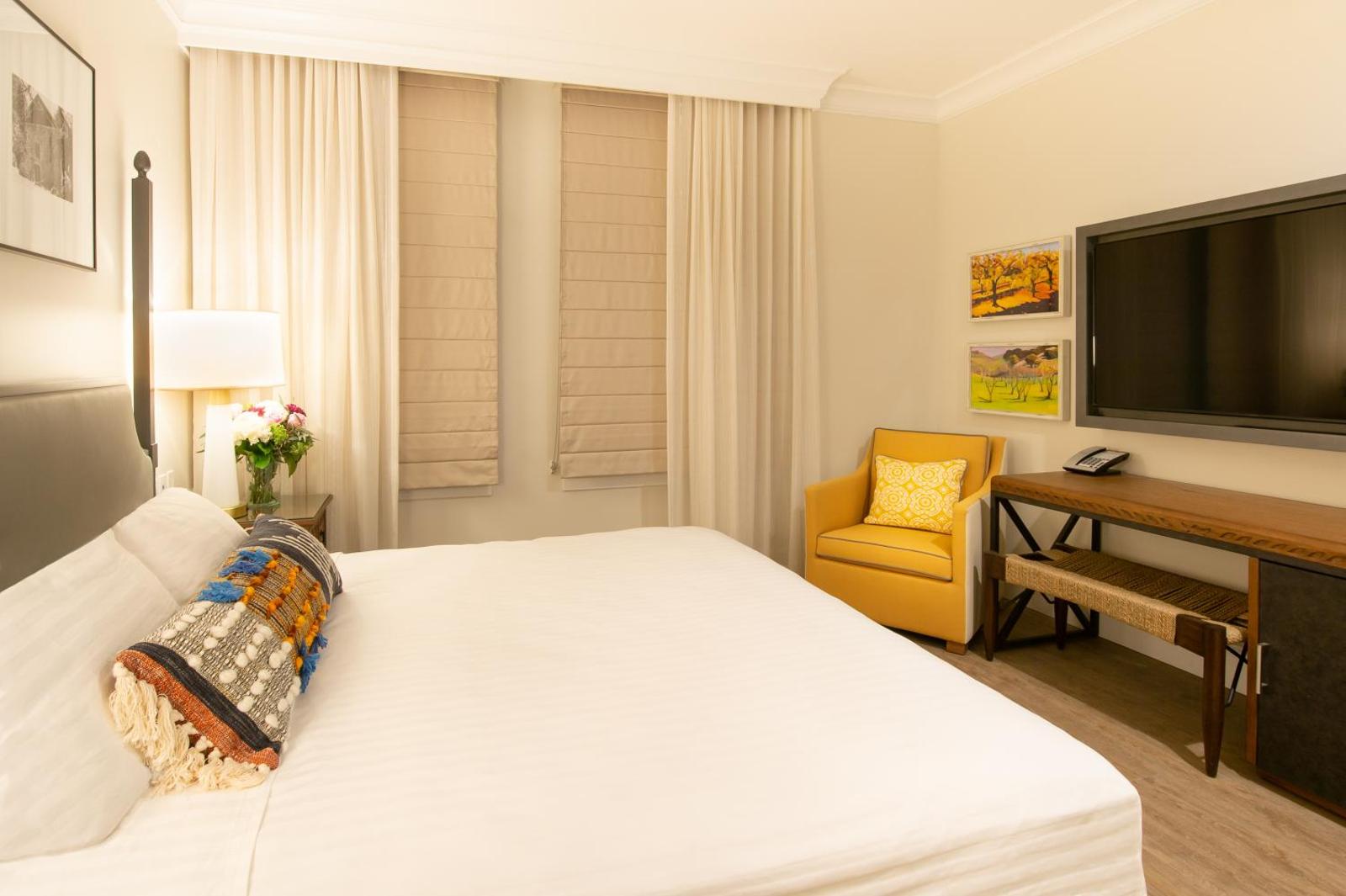 Hotel E Main image 2
