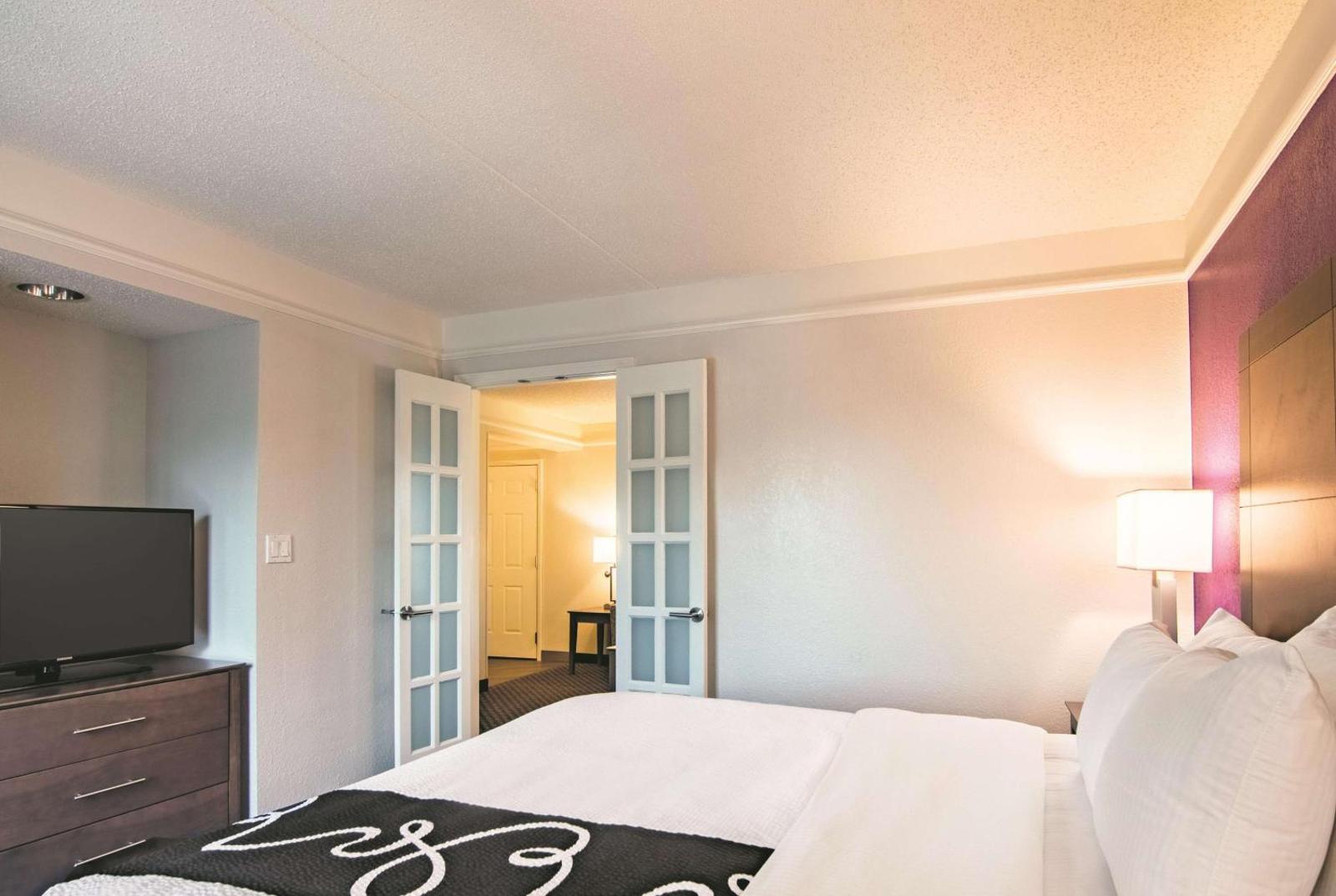 Room image 1