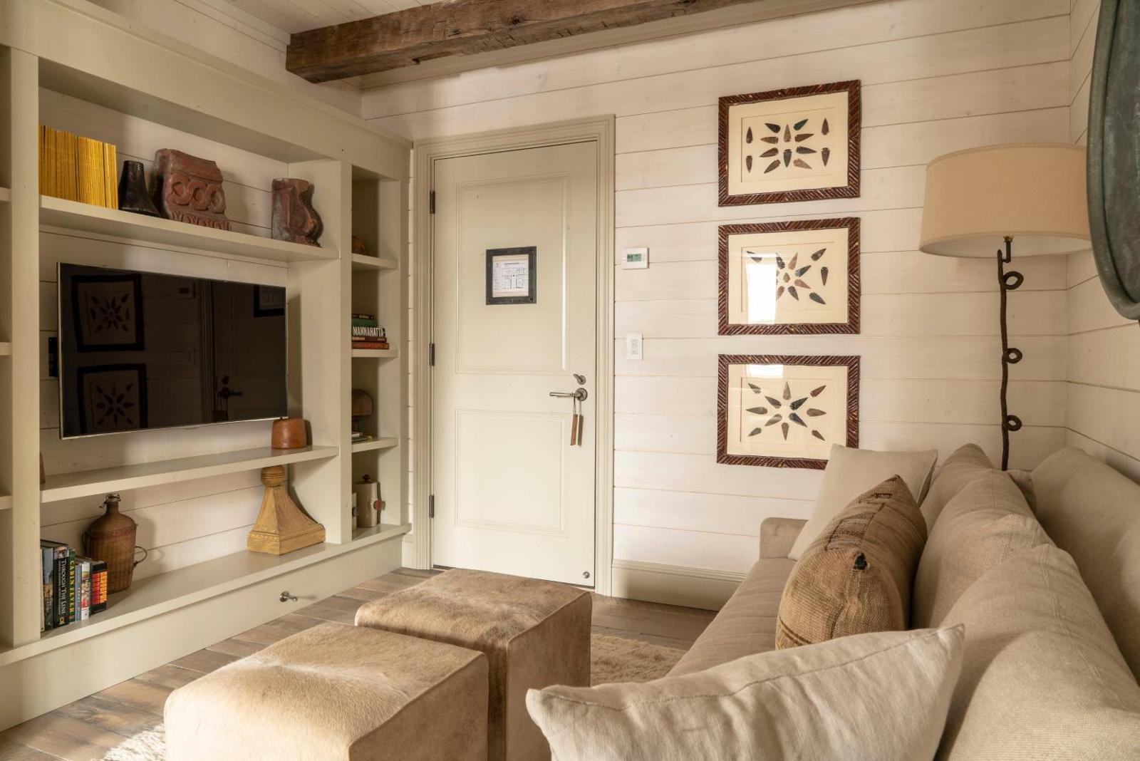 Popular attractions Area Nearby Property