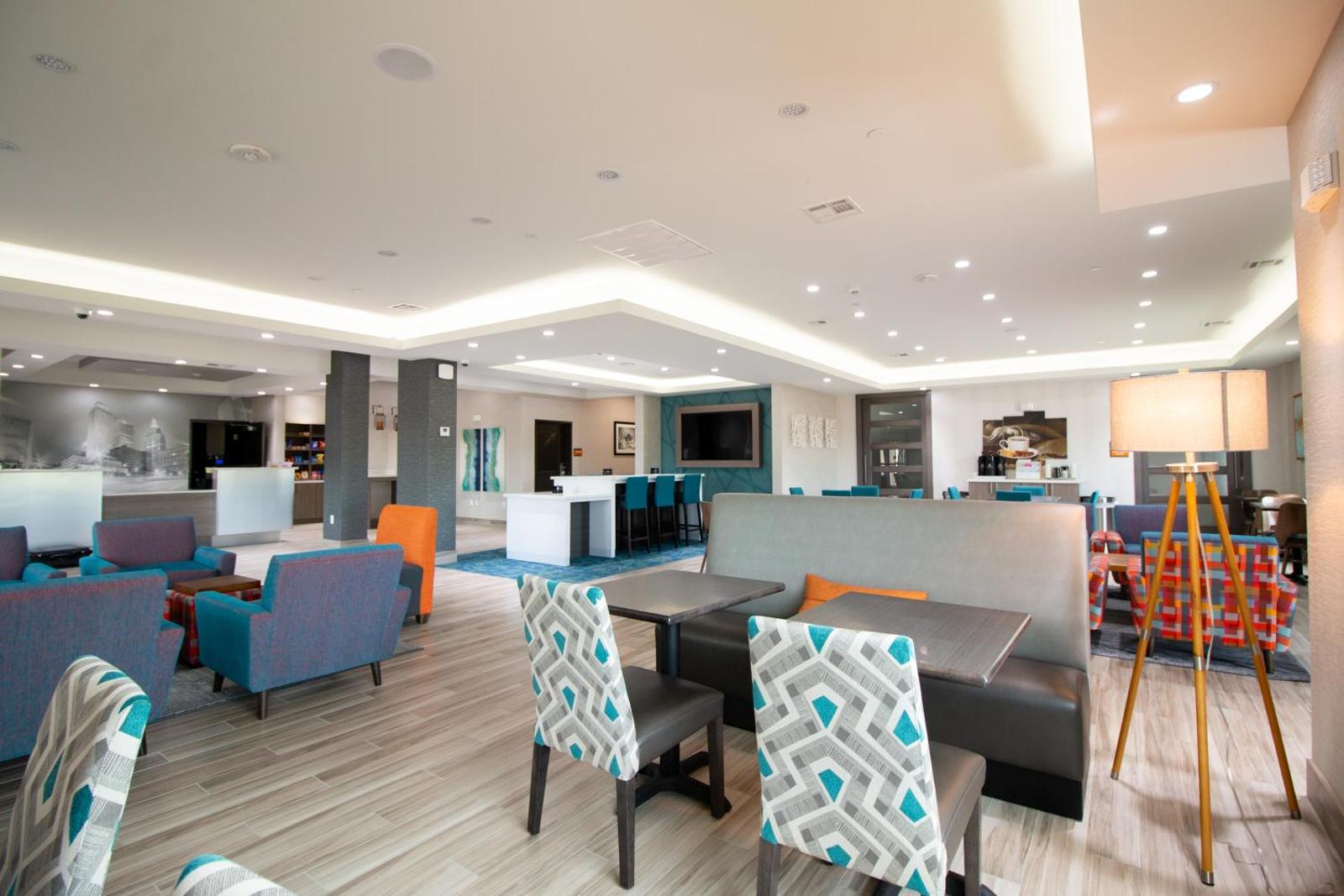 Popular attractions Area Nearby Property