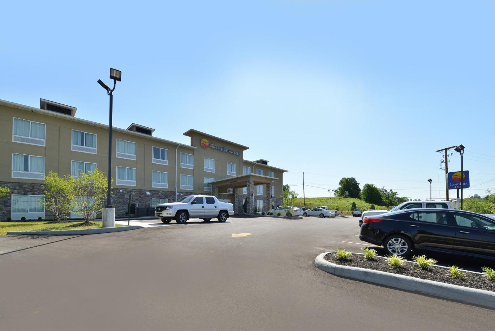 Comfort Inn Saint Clairsville Main image 2